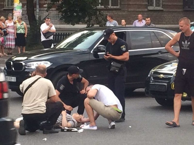 Проклятый перекресток: на Богдана Хмельницкого Chevrolet "Муниципальной Варты" сбил женщину 2