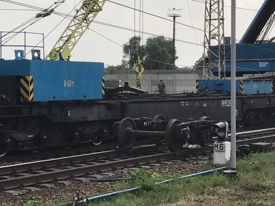 Под Днепром поезд сошел с рельсов 14