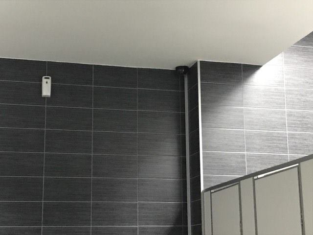 Все напоказ: в туалетах ТЦ "Мост-Сити" подглядывают за посетителями 2