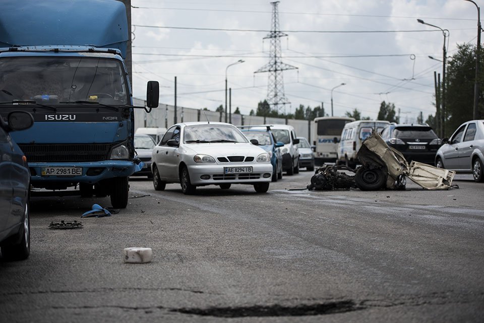 ДТП на Набережной: от удара из автомобиля вылетел двигатель 3