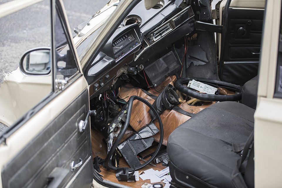 ДТП на Набережной: от удара из автомобиля вылетел двигатель 9