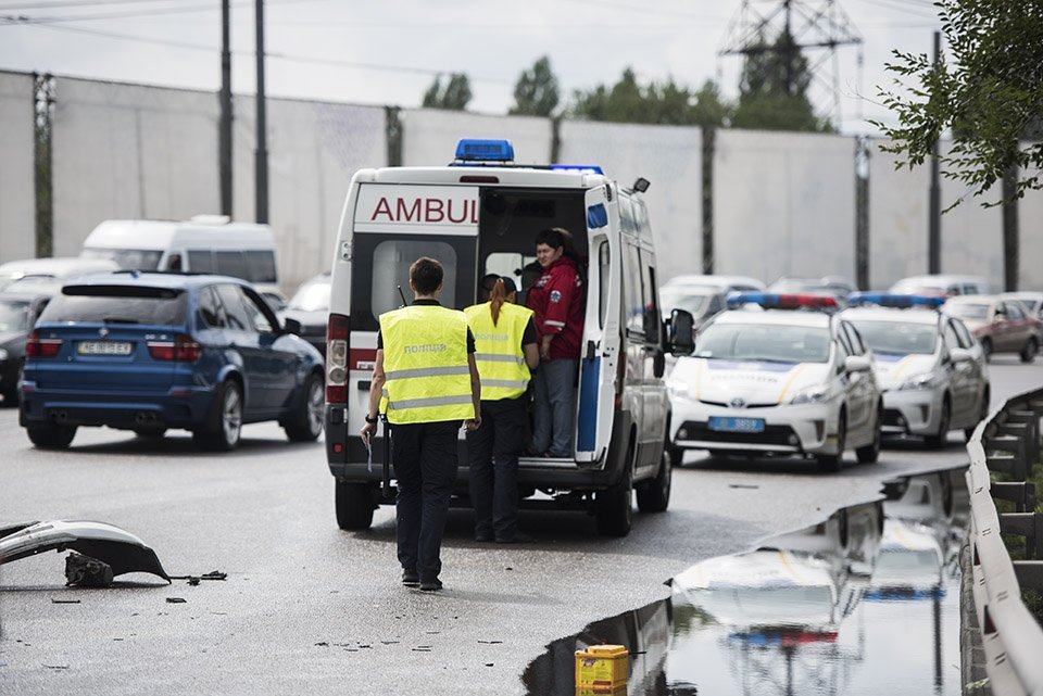 ДТП на Набережной: от удара из автомобиля вылетел двигатель 14