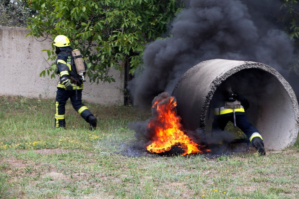 Пожары, землетрясения и ДТП: в Днепре волонтеры учатся спасать людей 13