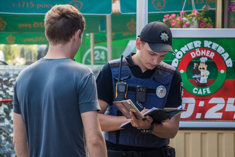 На Сухомлинского столкнулись Ford и Mitsubishi: подробности ДТП 2