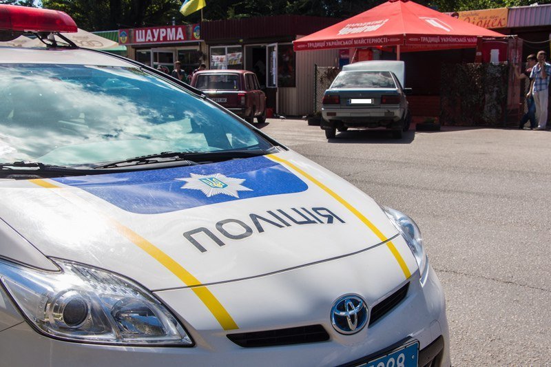 На Сухомлинского столкнулись Ford и Mitsubishi: подробности ДТП 5