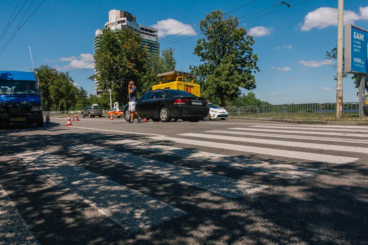 На Набережной возле Паруса BMW сбил 13-летнюю девочку 1