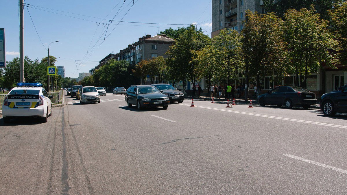 На Набережной возле Паруса BMW сбил 13-летнюю девочку 2