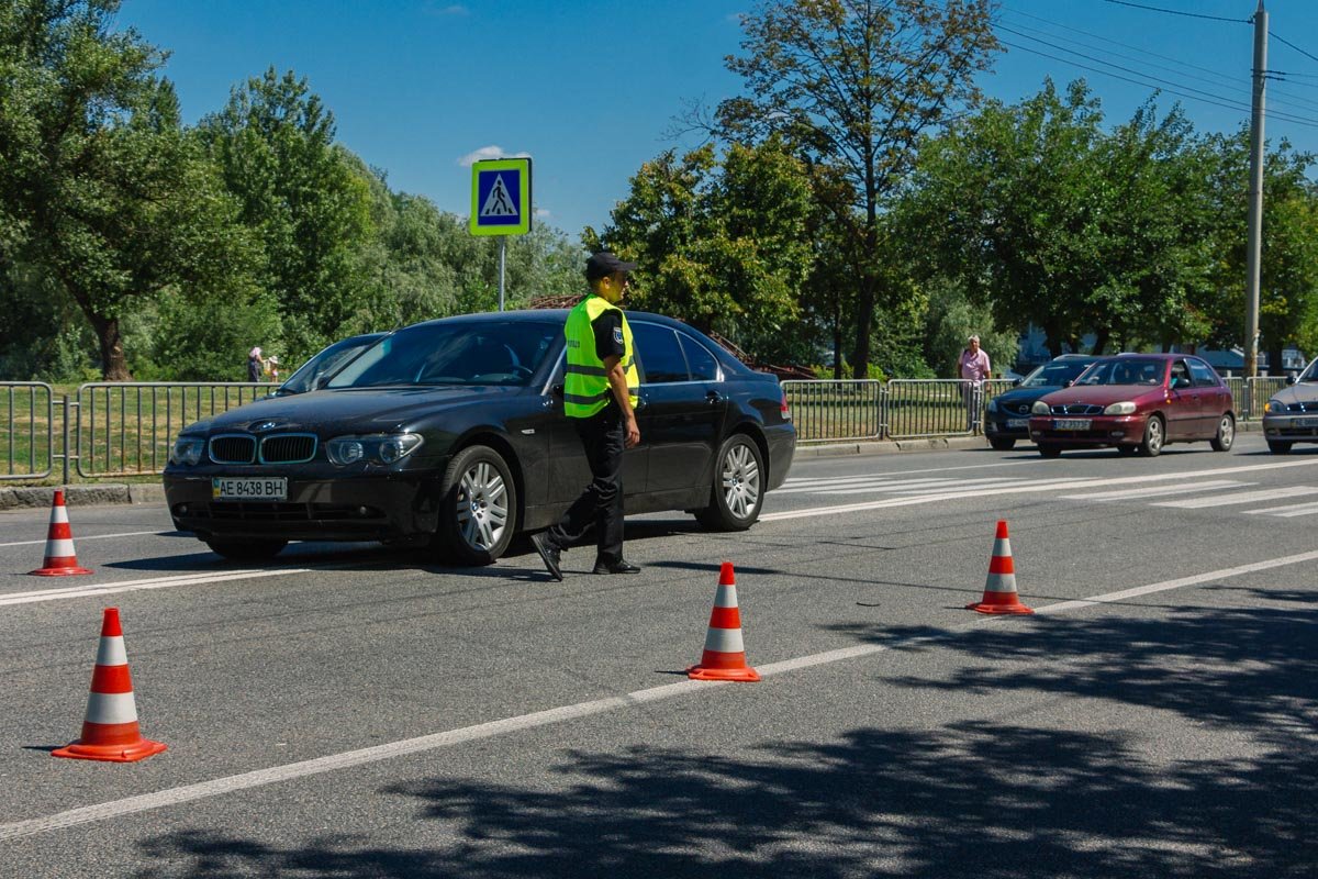 На Набережной возле Паруса BMW сбил 13-летнюю девочку 5