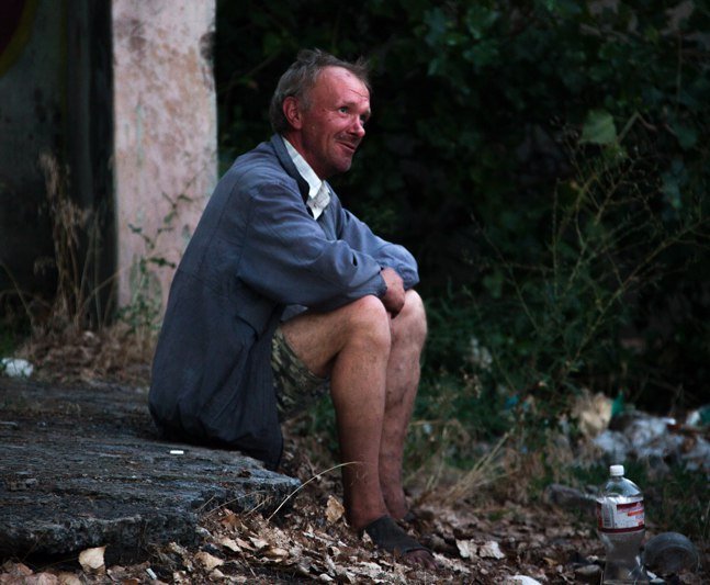 На Софьи Ковалевской возле общежития нашли труп мужчины 1