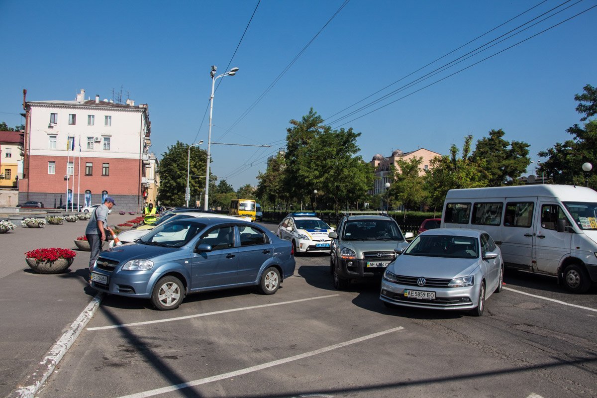 ДТП на Яворницкого возле горсовета: столкнулись Volkswagen и Hyundai 2