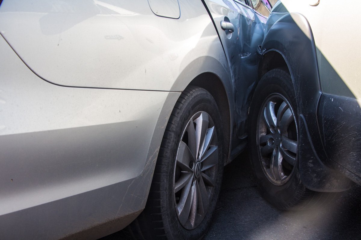 ДТП на Яворницкого возле горсовета: столкнулись Volkswagen и Hyundai 3