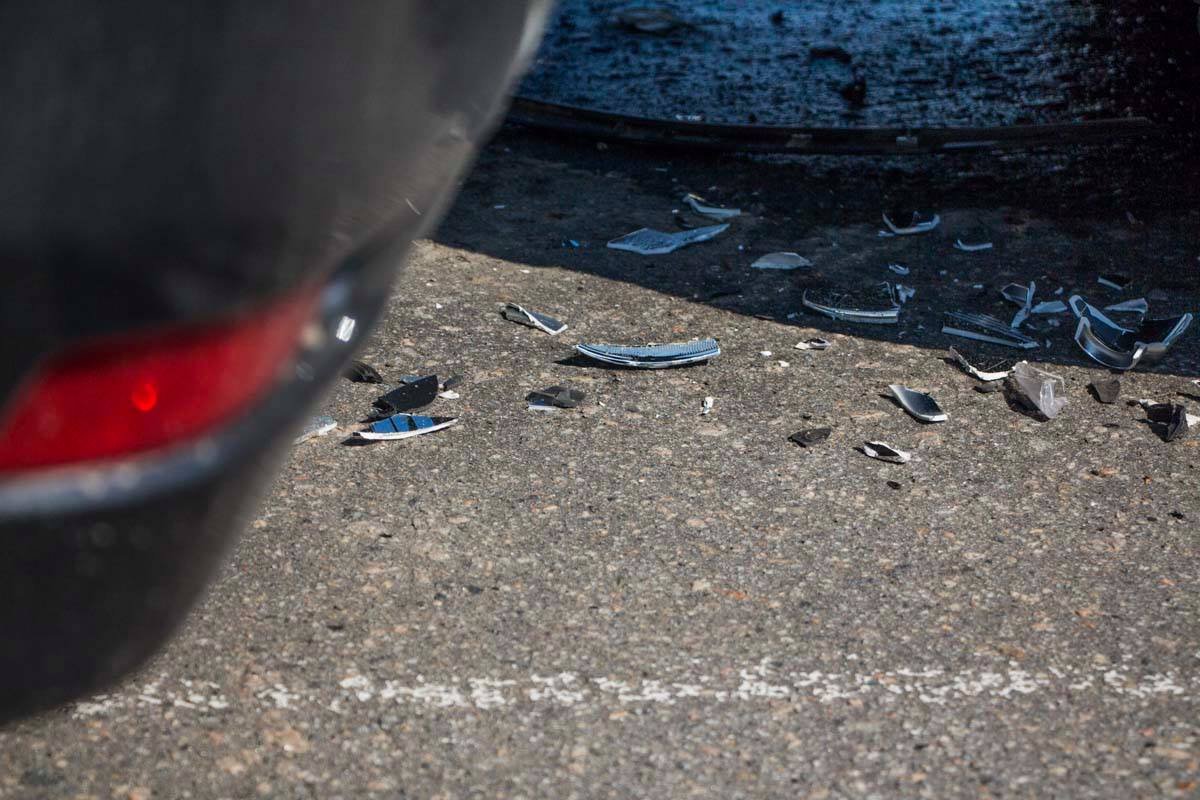 ДТП на Южном мосту: женщину забрала "скорая" 1