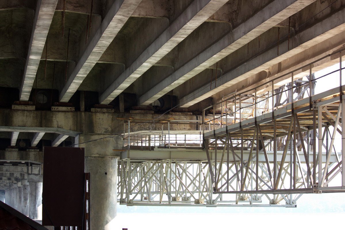 Работа кипит: как проходит ремонт Нового моста в Днепре 2