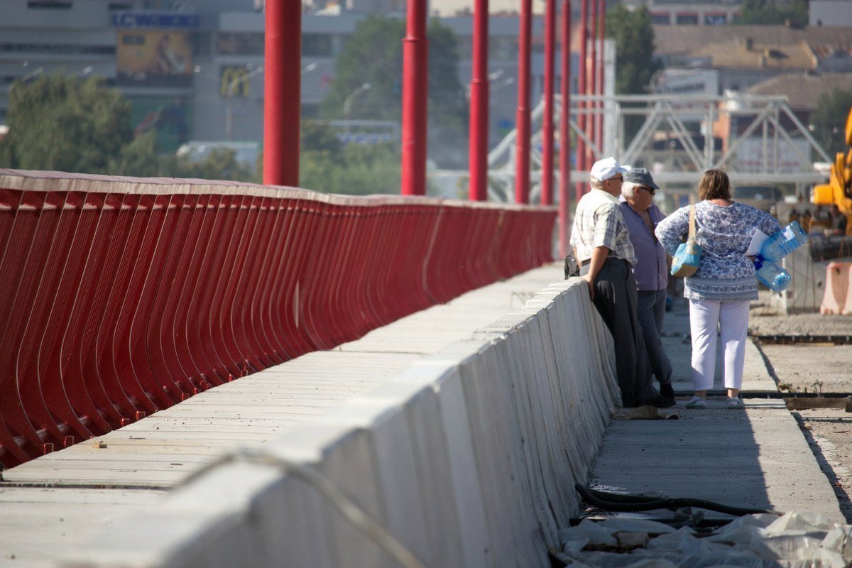 Работа кипит: как проходит ремонт Нового моста в Днепре 5