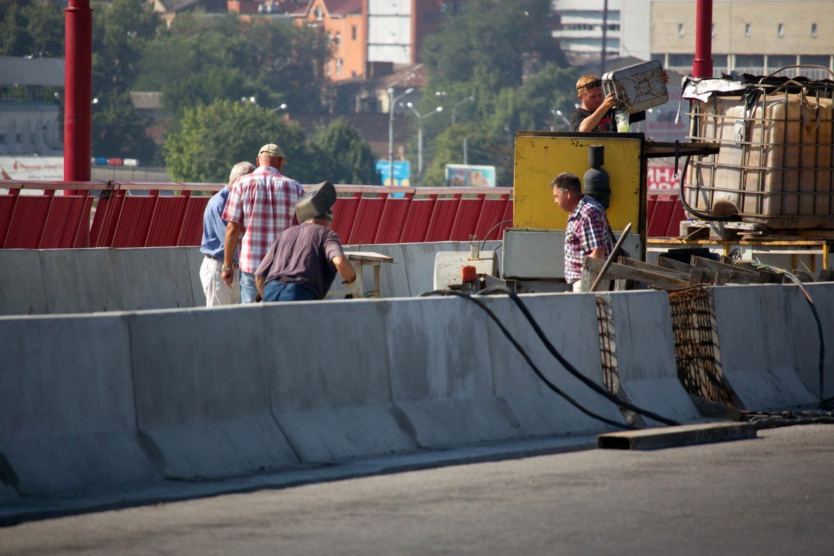 Работа кипит: как проходит ремонт Нового моста в Днепре 12