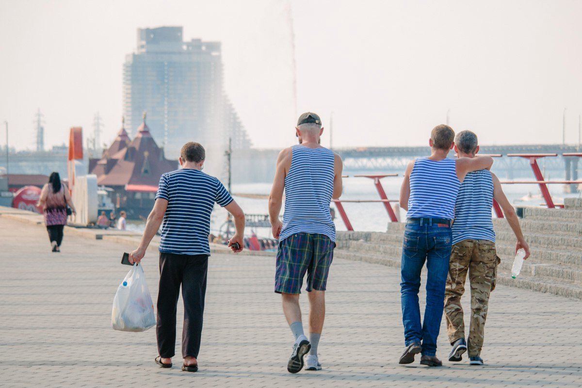 Информатор вышел «на охоту» в Днепре: ищите себя на фотографиях 11