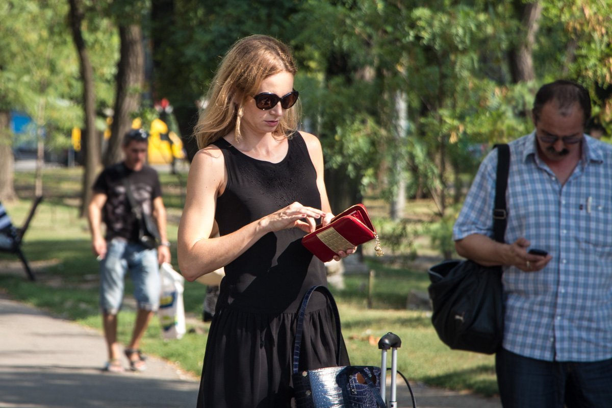 Информатор вышел «на охоту» в Днепре: ищите себя на фотографиях 16