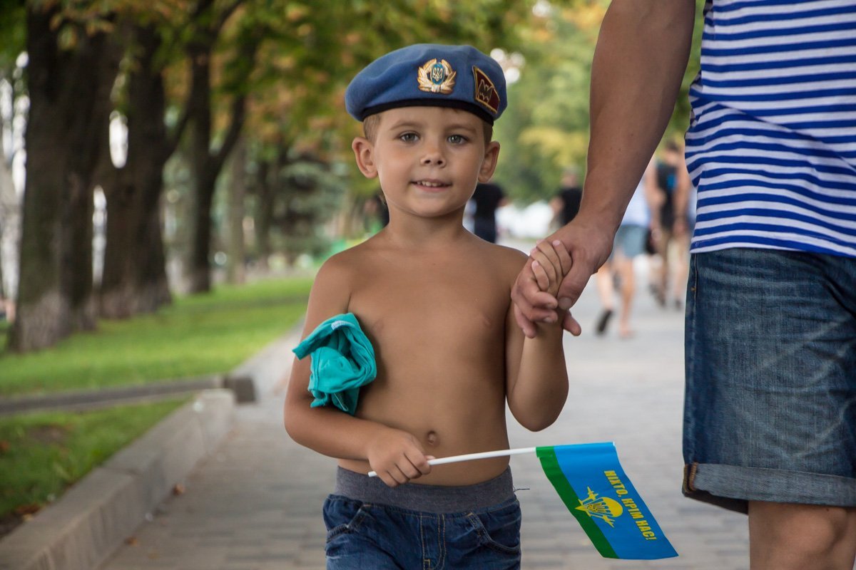 Информатор вышел «на охоту» в Днепре: ищите себя на фотографиях 23