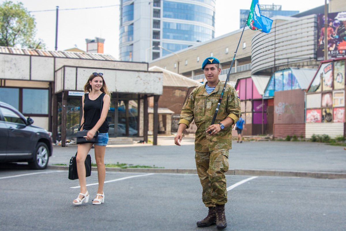 Информатор вышел «на охоту» в Днепре: ищите себя на фотографиях 24