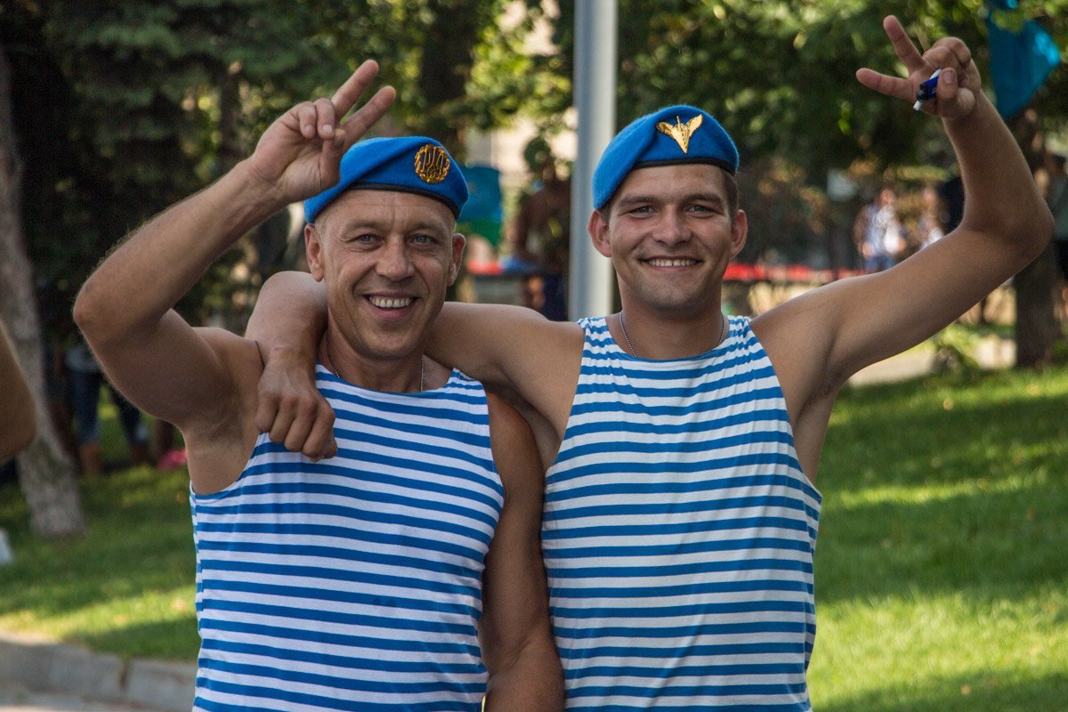 Информатор вышел «на охоту» в Днепре: ищите себя на фотографиях 28