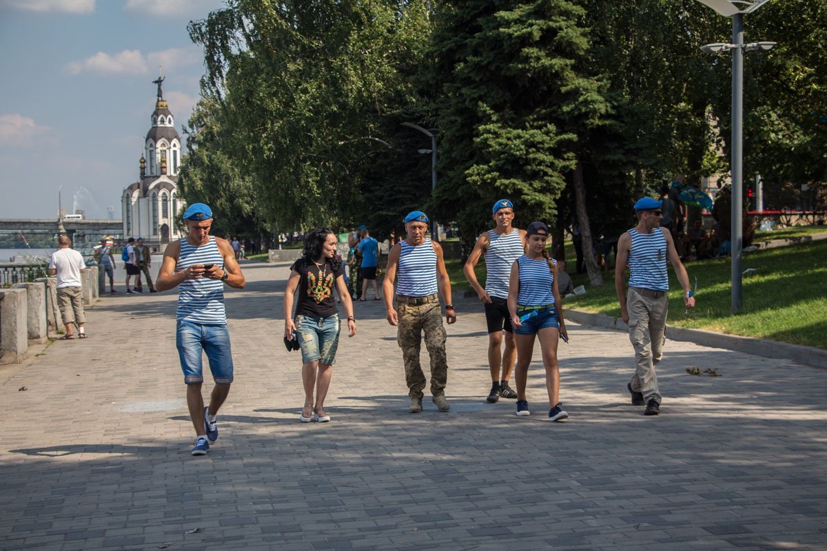 Информатор вышел «на охоту» в Днепре: ищите себя на фотографиях 29