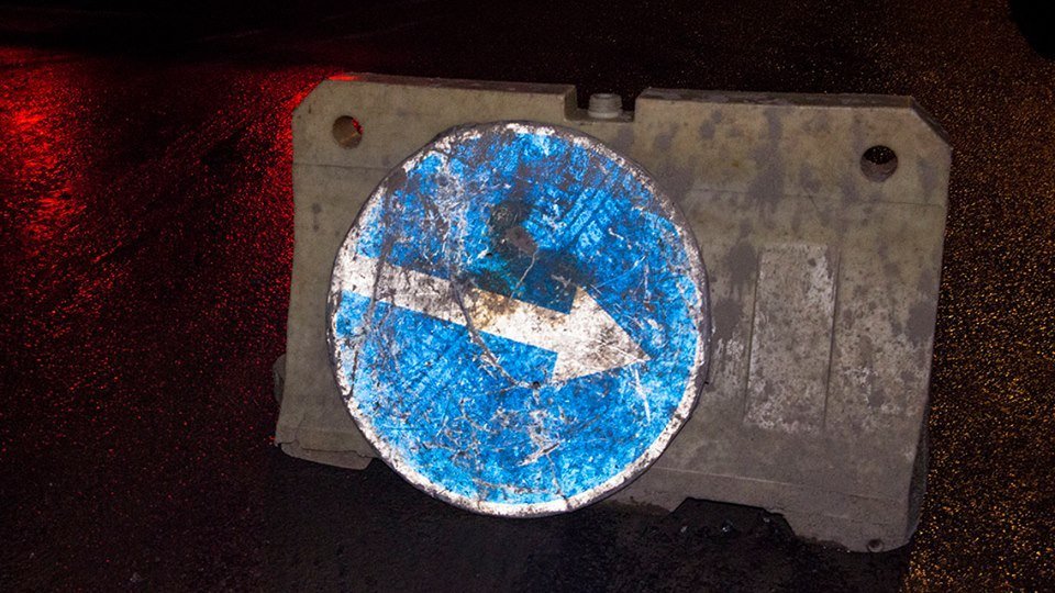 Получи ответ: почему на улице Савченко из люка бьет фонтан 4