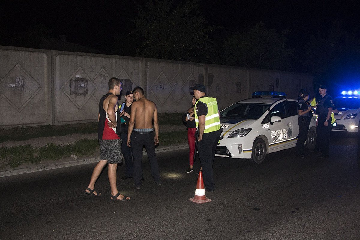 ДТП на съезде с Кайдакского моста: искали девушек, а познакомились с бетонной стеной 5