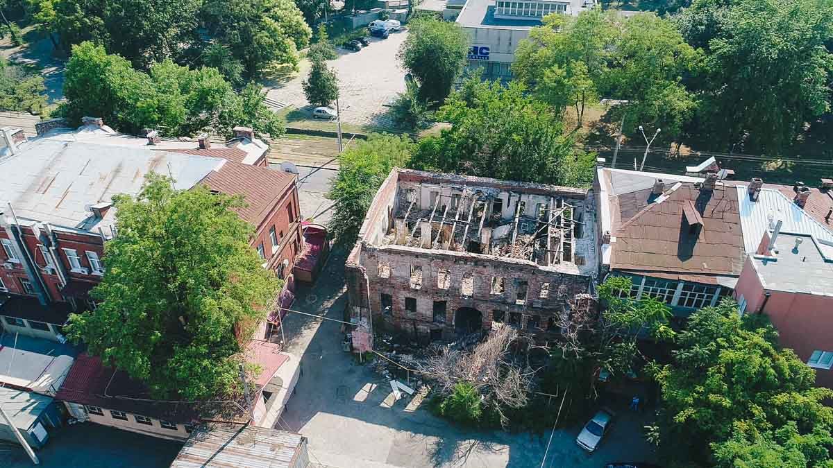 На Соборной площади Днепра разрушают историческое здание 1