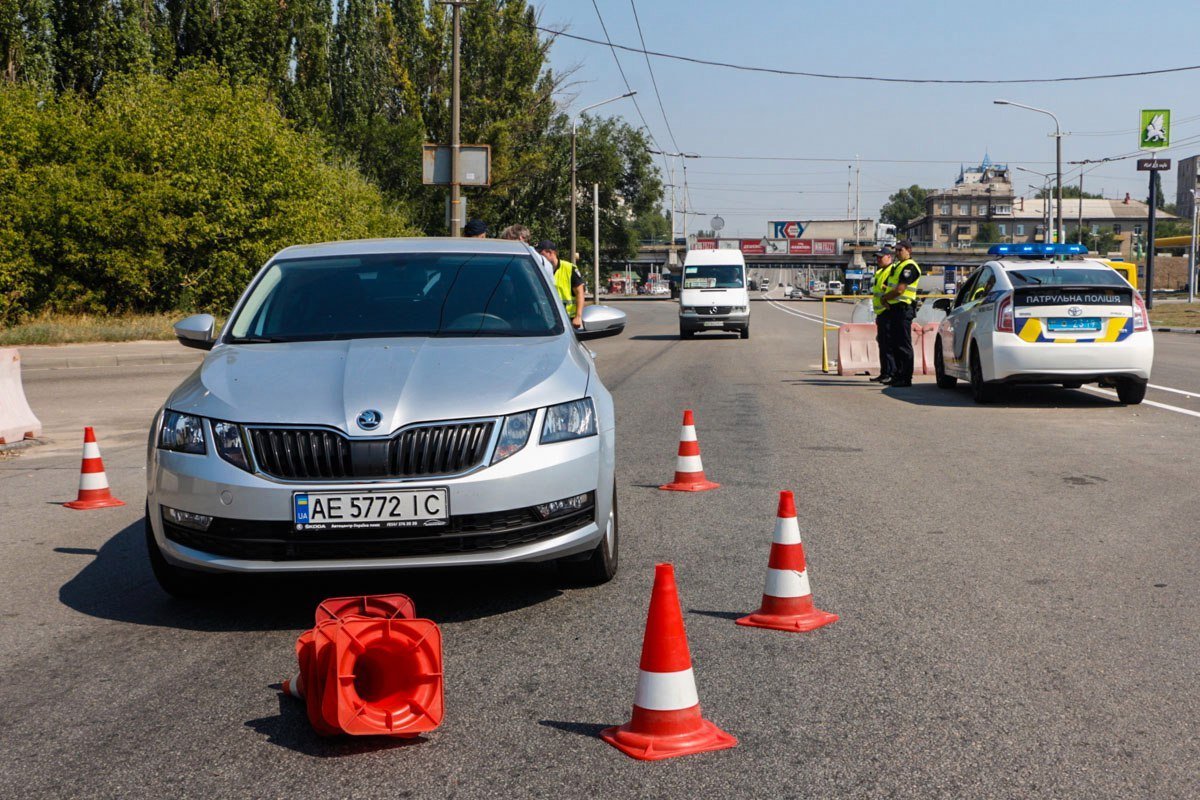 На Новом мосту сбили полицейского: видео задержания водителя 2