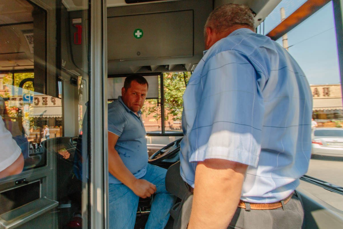 В Днепре мэр Филатов катался на новых троллейбусах от центра до ж/м Солнечный 4