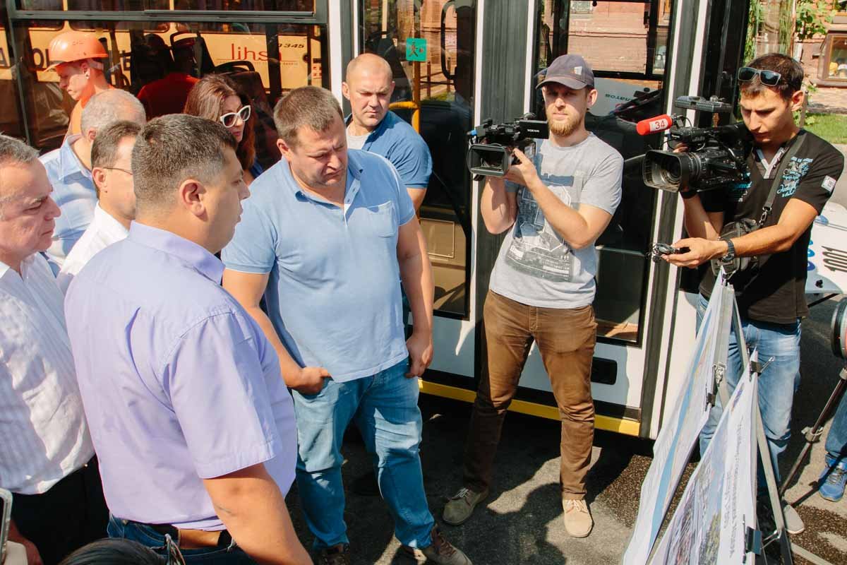 В Днепре мэр Филатов катался на новых троллейбусах от центра до ж/м Солнечный 5