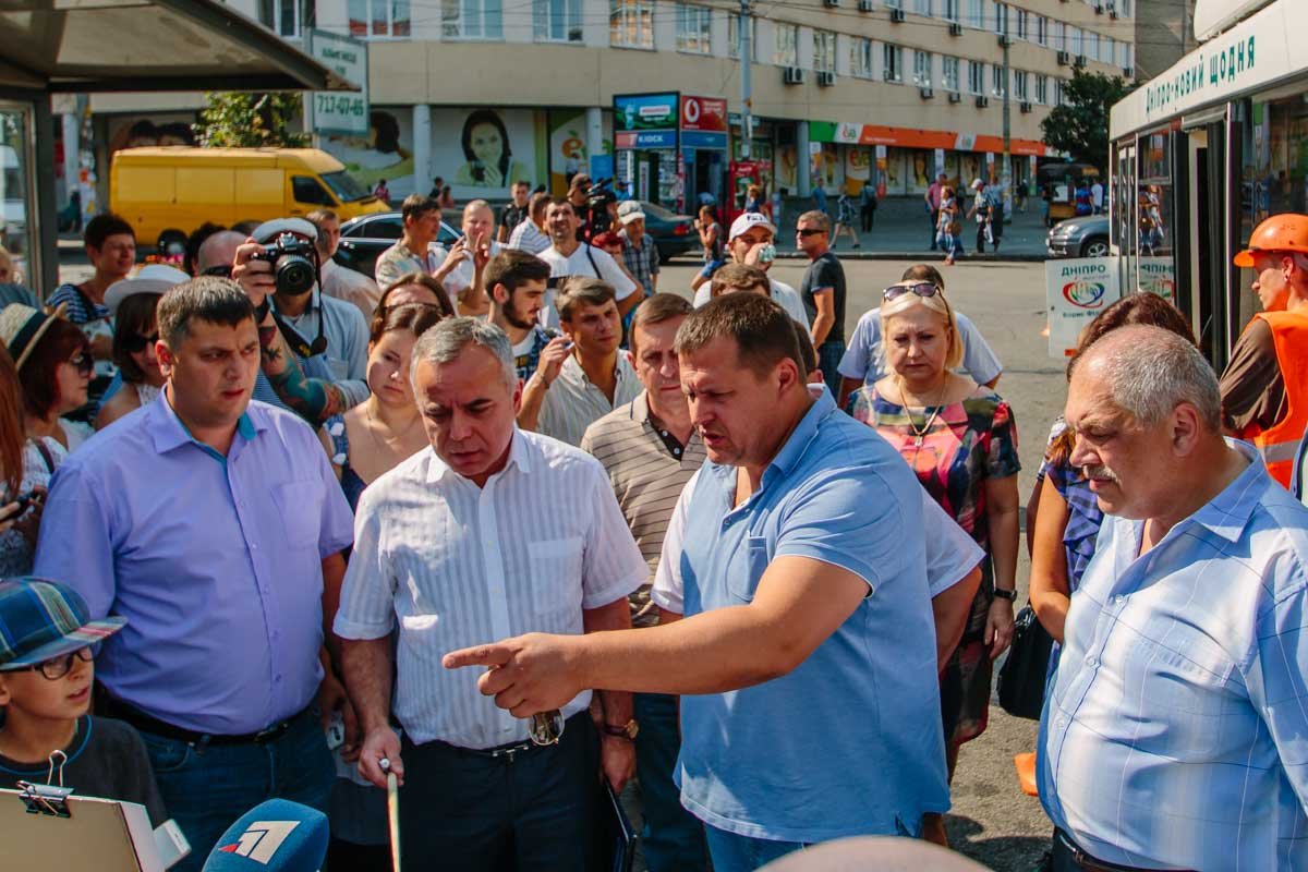 В Днепре мэр Филатов катался на новых троллейбусах от центра до ж/м Солнечный 6