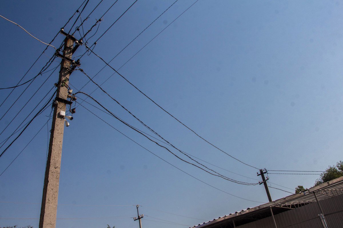 Разборки на Игреньском рынке: власти начали демонтировать незаконный ангар 3