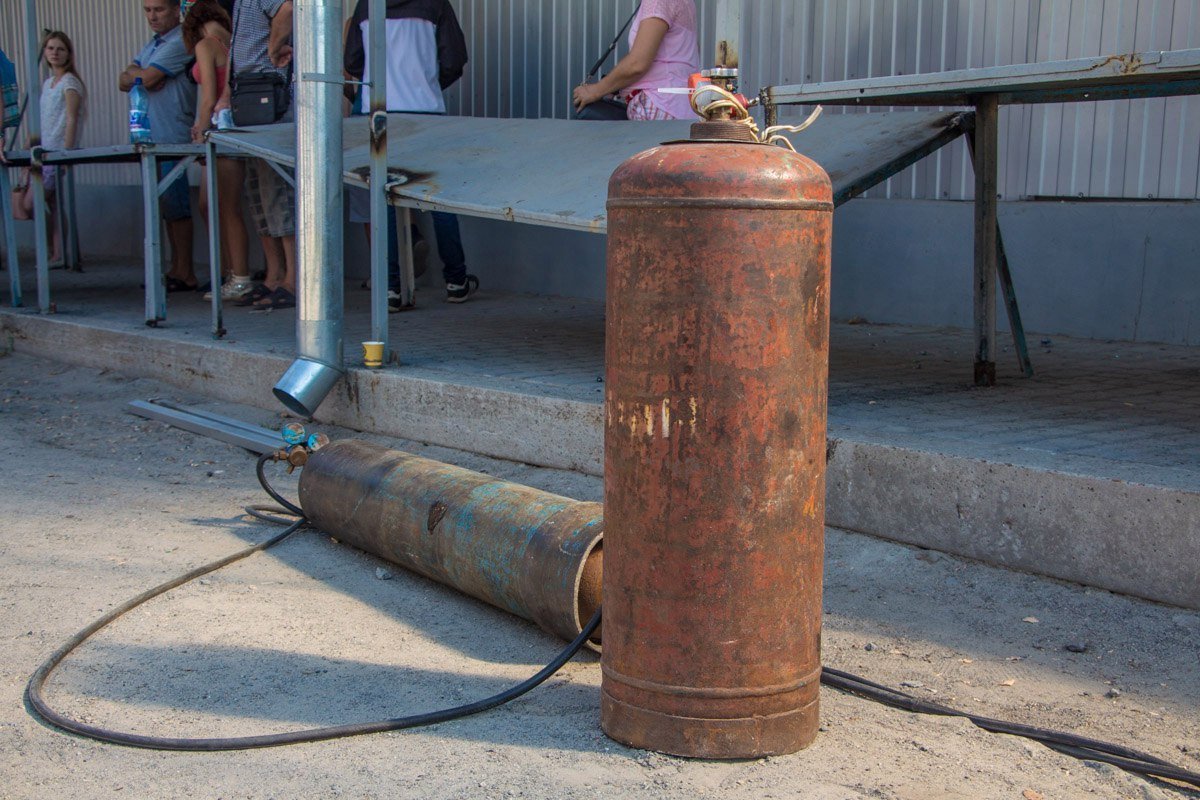 Разборки на Игреньском рынке: власти начали демонтировать незаконный ангар 6