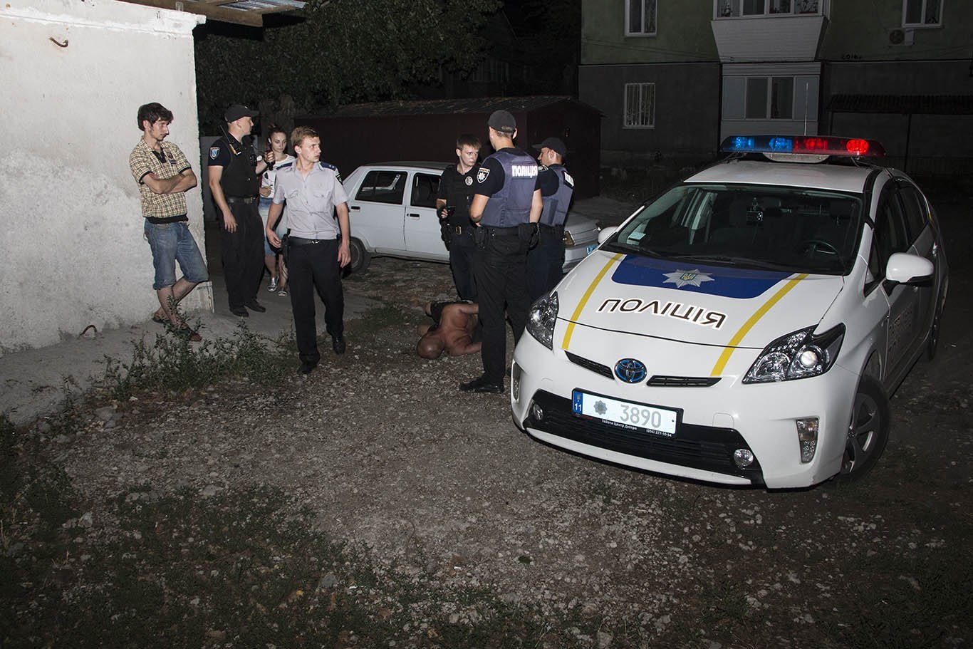 В Днепре задержали мужчину, который ходил по улице с молотком и угрожал девушке изнасилованием 6