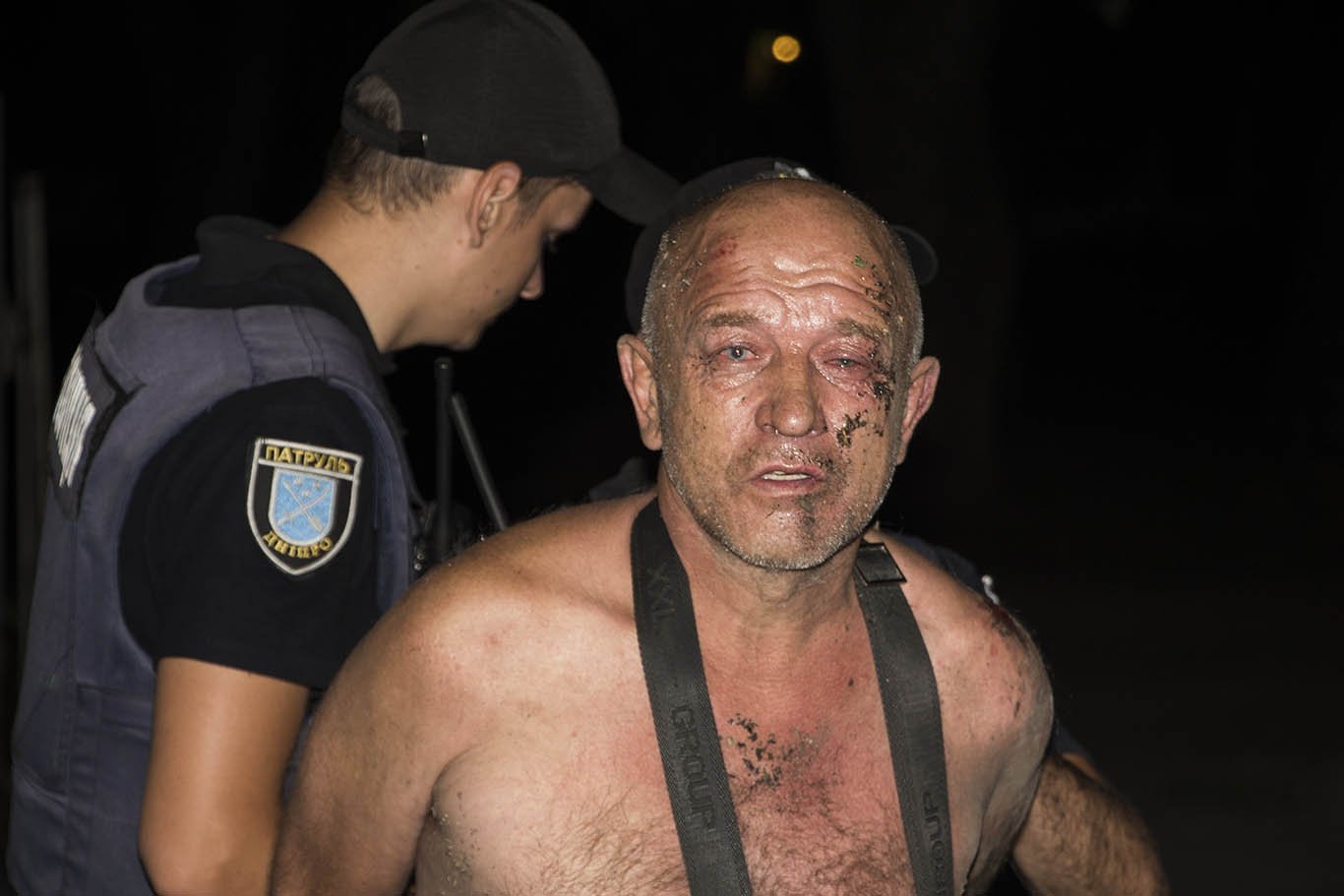 В Днепре задержали мужчину, который ходил по улице с молотком и угрожал девушке изнасилованием 8