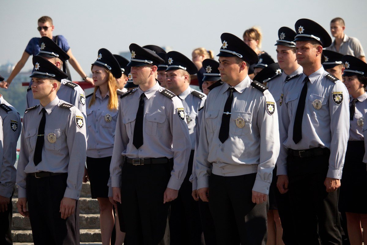 Роботы, беспилотники и награды: как на Фестивальном причале отметили День Нацполиции 5