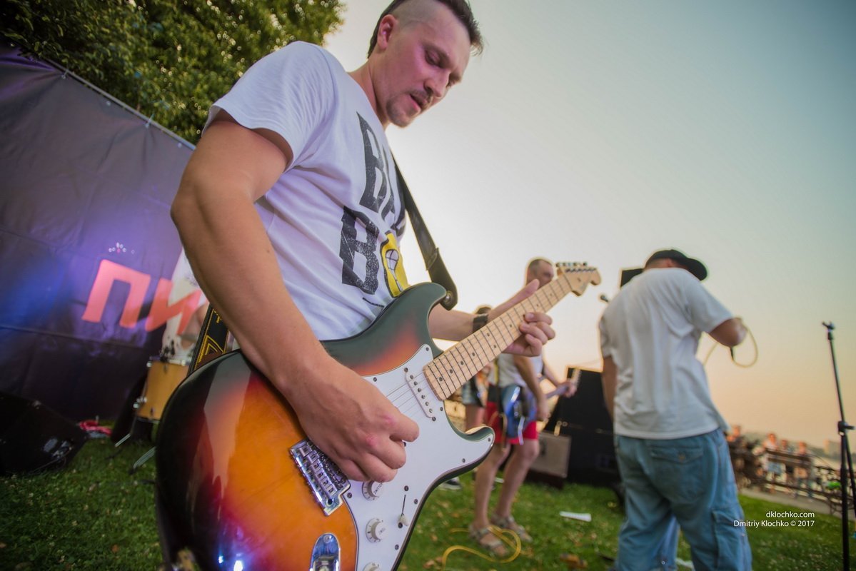 На набережной Днепра прошел вечер Пирса: как это было 7