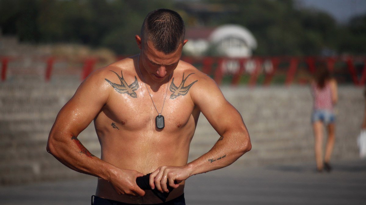 Пожарные Днепра поливали горожан на Фестивальном причале 8