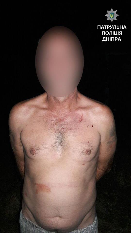 В Днепре владелец жилья накинулся с ножом на своих квартирантов 1