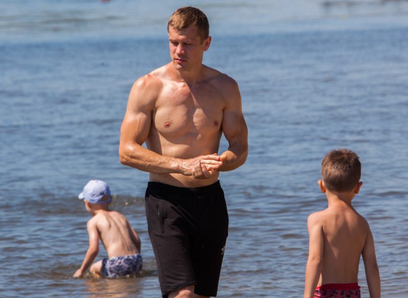 Выходной на Воронцовке: как жители Днепра отдыхают на пляже 14