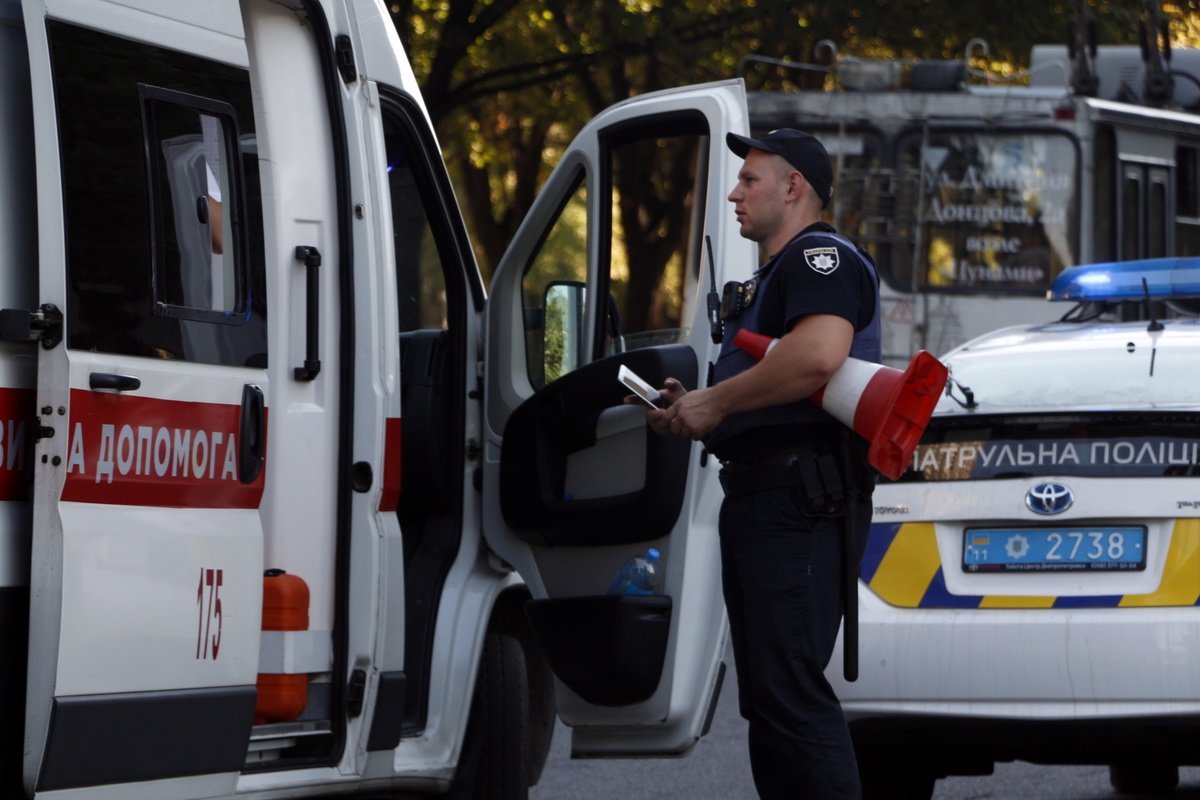 На проспекте Поля столкнулись Toyota и Audi: есть пострадавшие 6