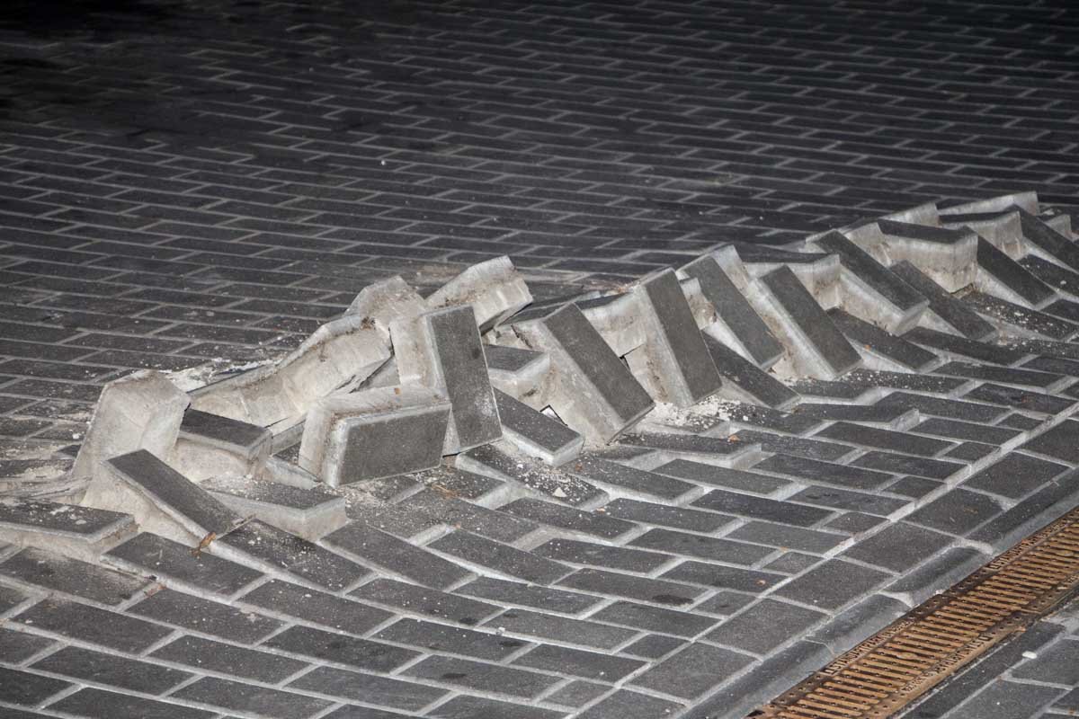 Возле Дафи прозвучал взрыв на АЗС. Задело 2 машины 3