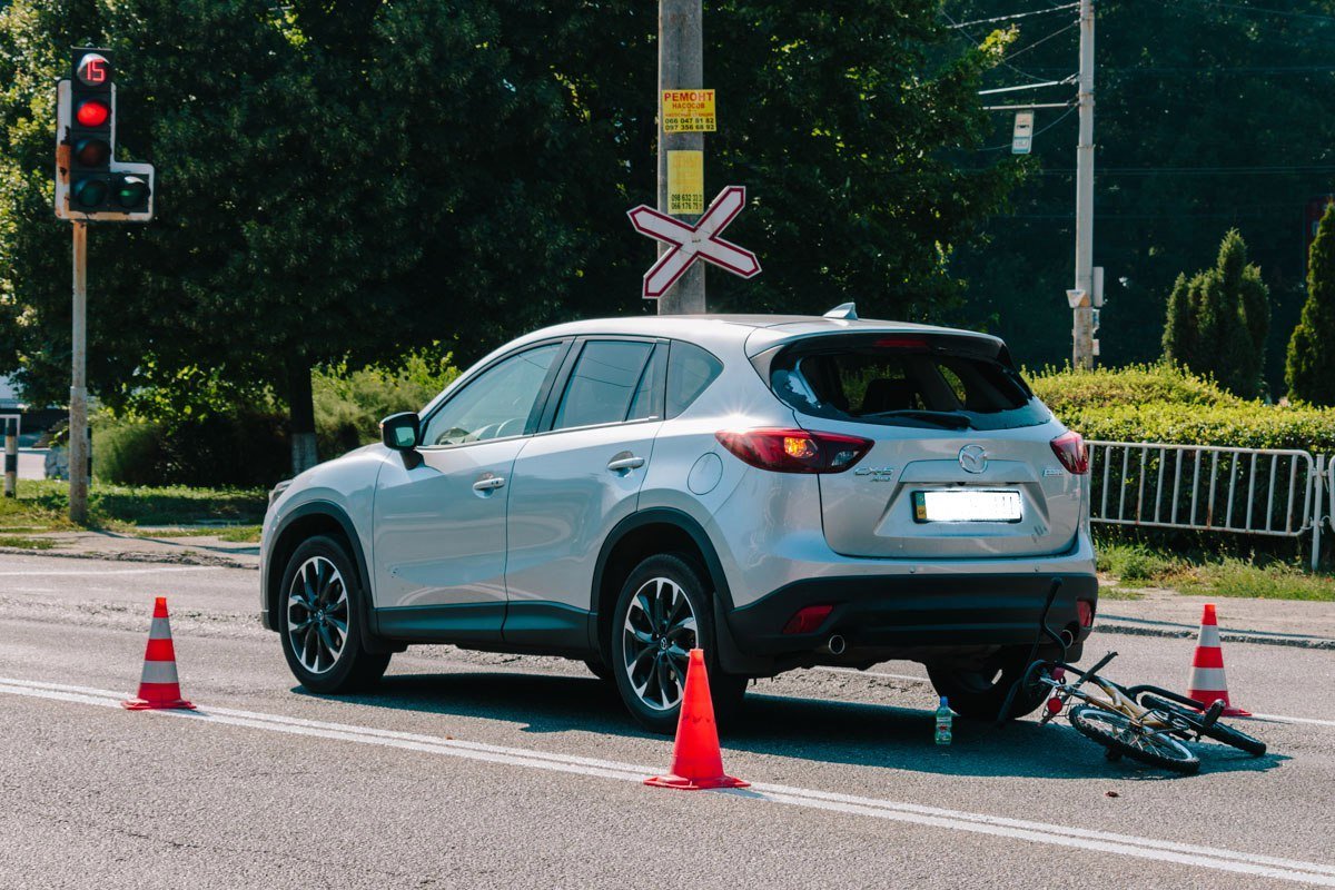ДТП на Космической: 14-летний мальчик на велосипеде въехал в Mazda СХ-5 5