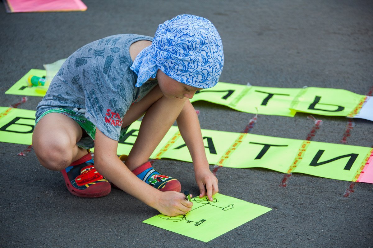 Узнай, почему велосипедисты Днепра лежали в центре города 5