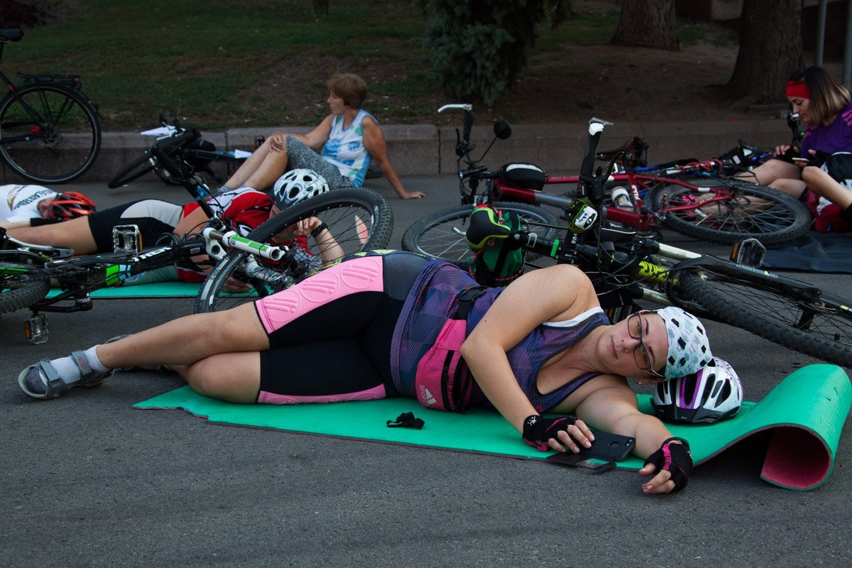 Узнай, почему велосипедисты Днепра лежали в центре города 11