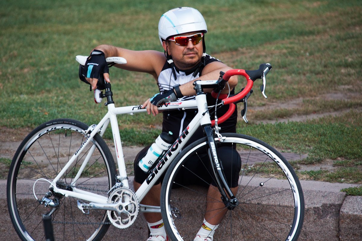 Узнай, почему велосипедисты Днепра лежали в центре города 15