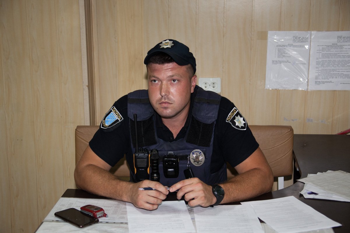 В Днепре на проспекте Мира пьяный водитель напал на полицейских 3