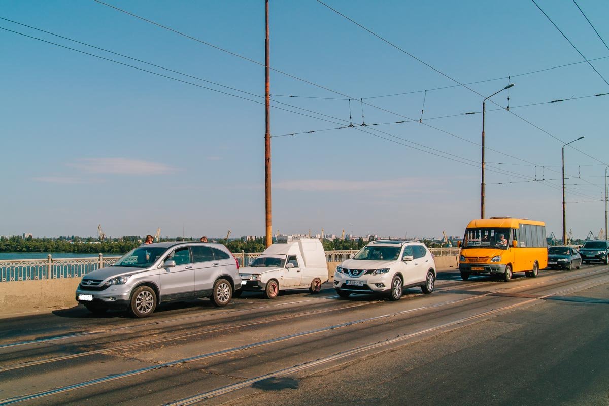 На Старом мосту столкнулись Honda и Таврия 1