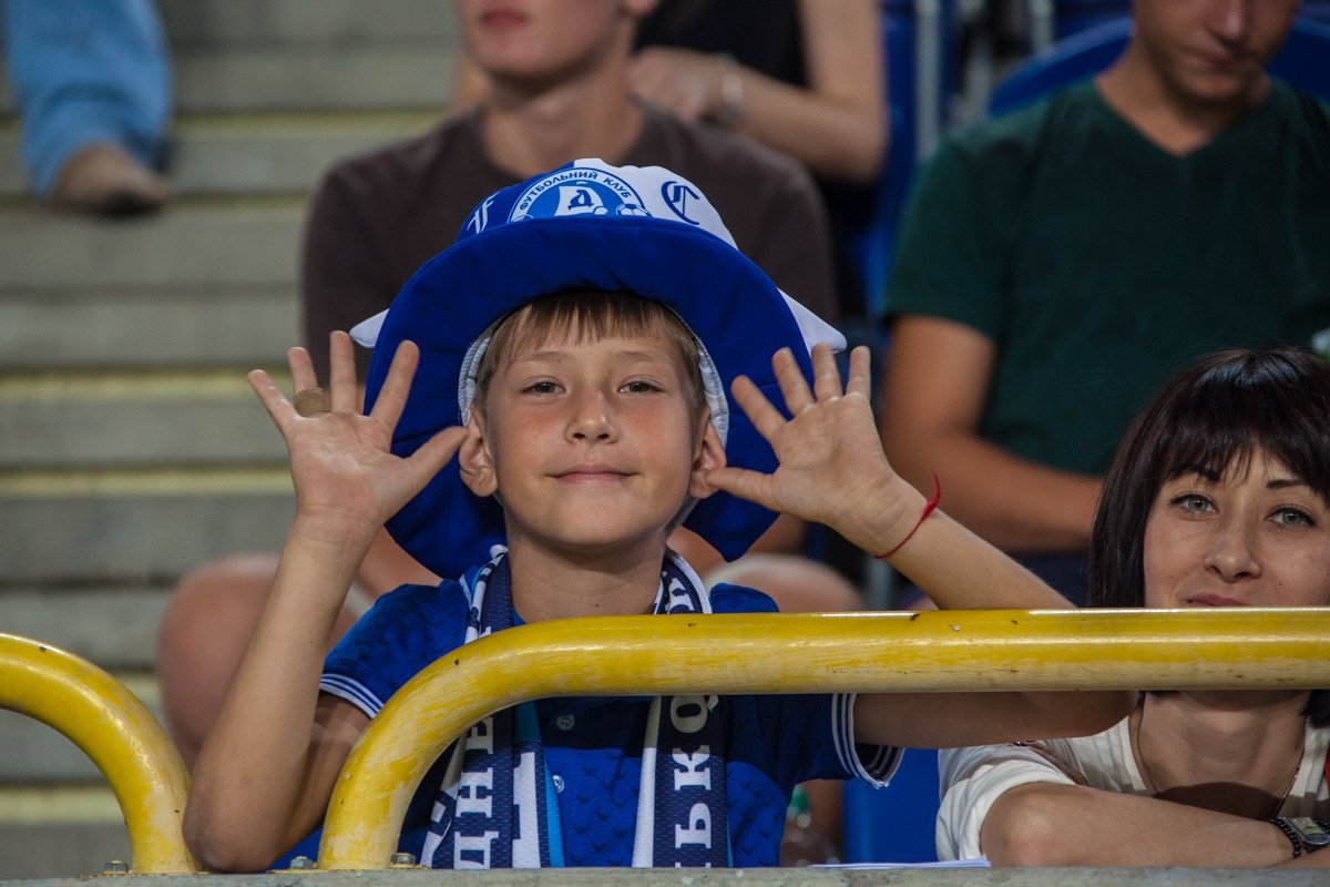 ФК «Днепр» VS СК «Днепр-1»: как прошел исторический матч 15